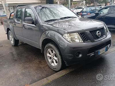 Second-hand Nissan Navara 190 CP (139 kW) 2012 Gri Pickup