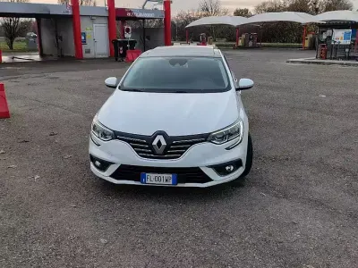 Usata Renault Mégane IV 110 CV (80 kW) 2017 Berlina