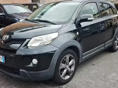 Usata Toyota Urban Cruiser Luxury 90 CV (66 kW) 2009 Nero Utilitaria