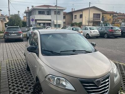 Usata Lancia Ypsilon 60 CV (44 kW) 2015 Utilitaria