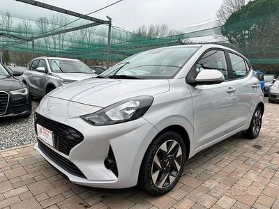Gebraucht Hyundai i10 67 PS (49 kW) 2024 Grau Kleinwagen