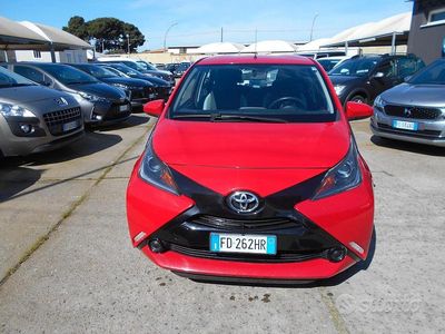 Usata Toyota Aygo X-play 69 CV (50 kW) 2016 Rosso Utilitaria