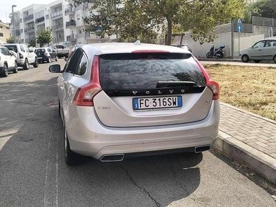 Usata Volvo V60 Momentum 181 CV (133 kW) 2016 Station wagon