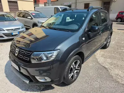 Usata Dacia Sandero Stepway 90 CV (66 kW) 2018 Grigio Berlina