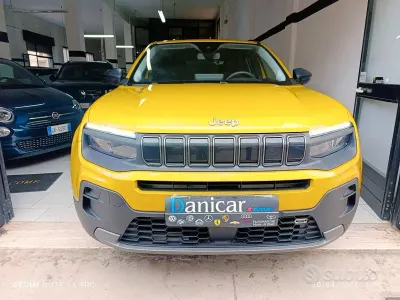 Usado Jeep Avenger 101 HP (74 kW) 2023 Amarelo SUV