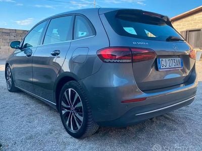 Usata Mercedes B180 Business 116 CV (85 kW) 2022 Monovolume