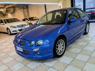 Usado MG ZR 103 CV (75 kW) 2002 Azul Utilitario