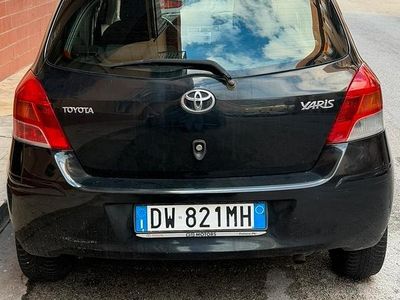Usata Toyota Yaris 90 CV (66 kW) 2009 Nero Berlina