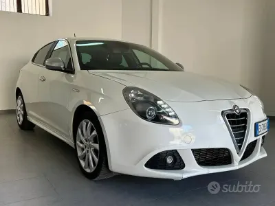 Usata Alfa Romeo Giulietta Exclusive 105 CV (77 kW) 2013 Bianco Utilitaria