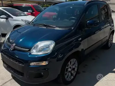 Usata Fiat Panda Lounge 69 CV (50 kW) 2018 Blu Utilitaria