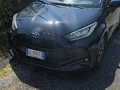 Usata Toyota Yaris Hybrid Trend 92 CV (67 kW) 2022 Berlina