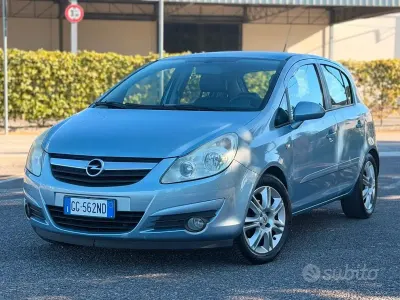 Usata Opel Corsa Cosmo 90 CV (66 kW) 2008 Bluazzurro Utilitaria