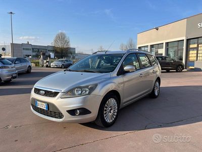 Usata Ford Focus 90 CV (66 kW) 2009 Grigio Station wagon