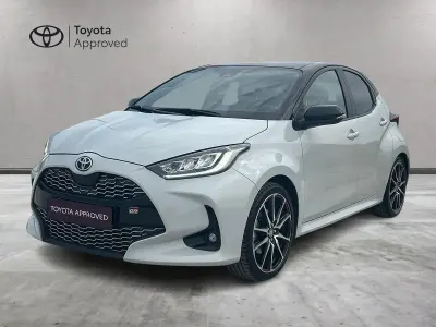 Usata Toyota Yaris Hybrid Sport 95 CV (69 kW) 2023 Bianco Berlina