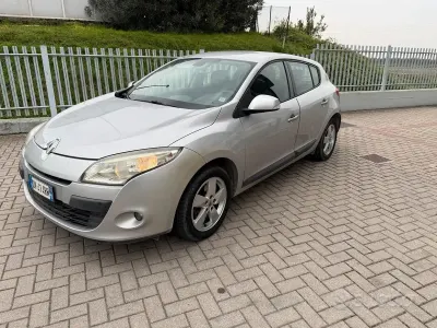 Usata Renault Mégane Dynamique 110 CV (80 kW) 2009 Grigio Berlina