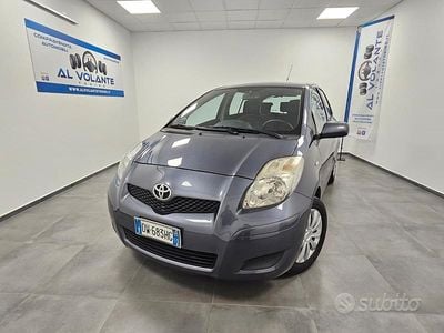 Usata Toyota Yaris 69 CV (50 kW) 2009 Grigio Utilitaria