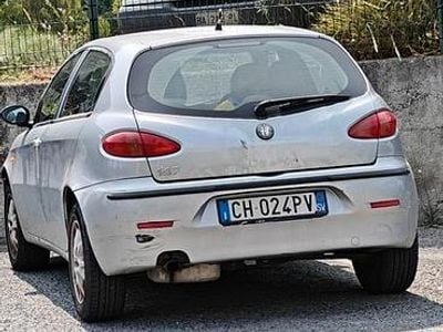 Usata Alfa Romeo 147 Distinctive 120 CV (88 kW) 2003 Grigio Utilitaria