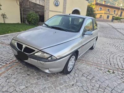 Begagnad Lancia Ypsilon 73 HK (53 kW) 1998 Grå Halvkombi