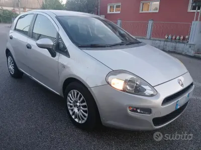 Usata Fiat Grande Punto 75 CV (55 kW) 2015 Grigio Utilitaria