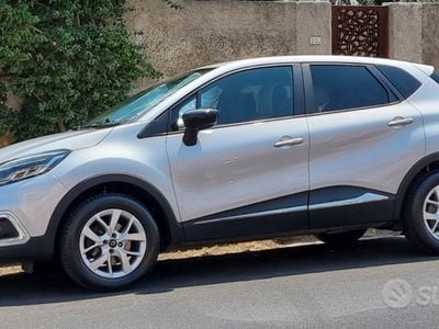 Usata Renault Captur 90 CV (66 kW) 2019 Grigio SUV