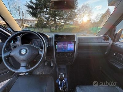 Usata Suzuki Jimny 86 CV (63 kW) 2007 Grigio SUV