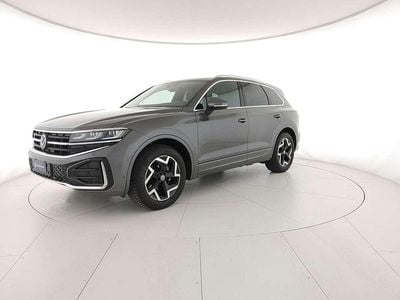 Usata VW Touareg R-line 231 CV (169 kW) 2025 3m silicon grey metallizzato SUV