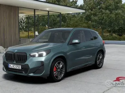 Nuova BMW X1 M Sport 245 CV (180 kW) 2026 Cape york green metallizzato SUV