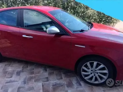 Usata Alfa Romeo Giulietta 120 CV (88 kW) 2018 Rosso Utilitaria