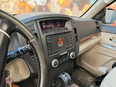 Usata Mitsubishi Pajero 170 CV (125 kW) 2007 Verde SUV