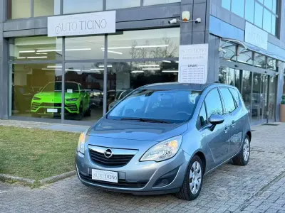 Usado Opel Meriva Cosmo 101 CV (74 kW) 2014 Gris Monovolumen