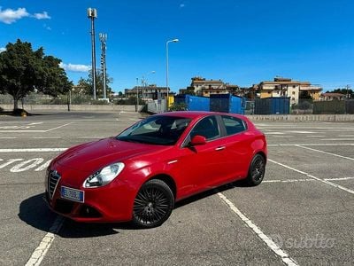 Usata Alfa Romeo Giulietta Distinctive 105 CV (77 kW) 2011 Rosso Utilitaria