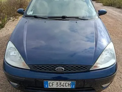 Usata Ford Focus 100 CV (73 kW) 2004 Blu Berlina