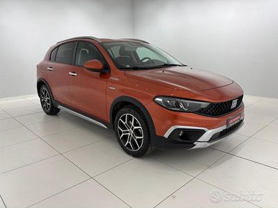 Usata Fiat Tipo Cross 130 CV (95 kW) 2022 Giallo Berlina