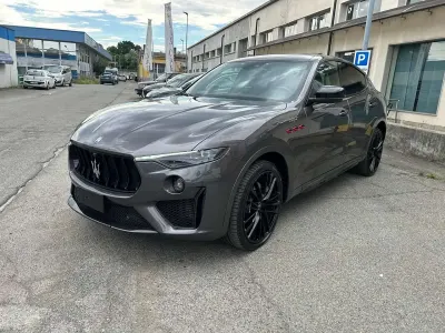 Usata Maserati Levante 581 CV (427 kW) 2021 Grigio SUV