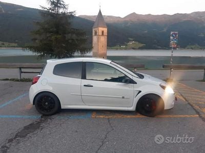 Usata Renault Clio R.S. R.S. 200 CV (147 kW) 2007 Bianco Utilitaria
