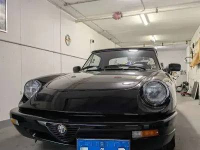 Usata Alfa Romeo Spider 122 CV (89 kW) 1995 Nero Cabrio