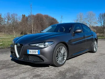 Usata Alfa Romeo Giulia Business 180 CV (132 kW) 2017 Grigio Berlina