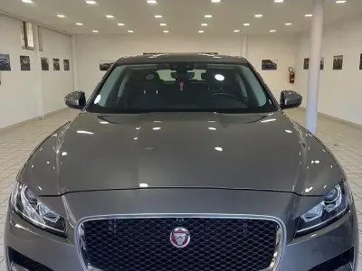 Usata Jaguar F-Pace Portfolio 180 CV (132 kW) 2020 Marrone SUV