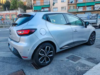 Gebraucht Renault Clio V 90 PS (66 kW) 2019 Grau Limousine