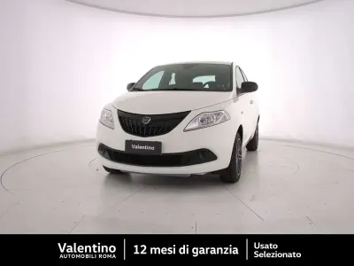 Usata Lancia Ypsilon 69 CV (50 kW) 2024 Bianco Utilitaria