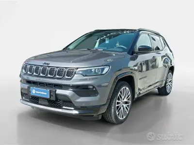 Usata Jeep Compass Summit 131 CV (96 kW) 2024 Grigio medio met. SUV