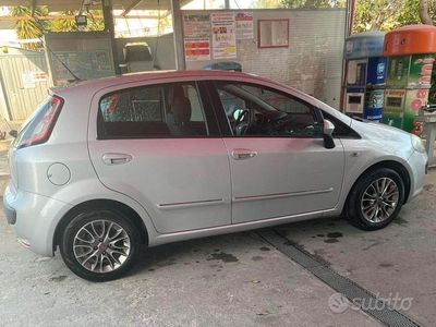 Usata Fiat Punto 75 CV (55 kW) 2011 Grigio Utilitaria