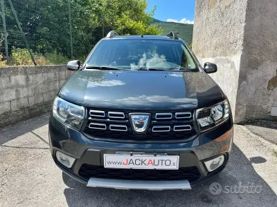 Usata Dacia Sandero Comfort 90 CV (66 kW) 2018 Grigio Berlina