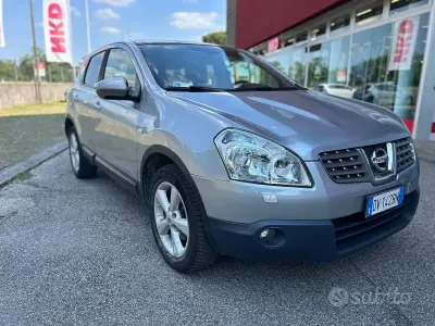 Usata Nissan Qashqai Tekna 150 CV (110 kW) 2009 Grigio SUV