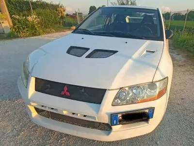 Usata Mitsubishi Lancer 280 CV (205 kW) 2001 Bianco Berlina