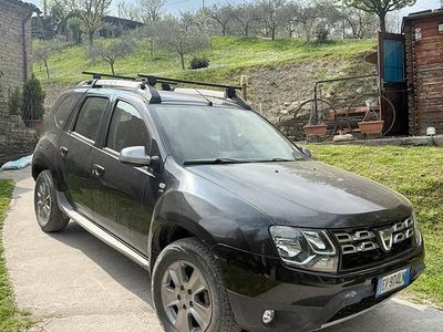 Usata Dacia Duster Lauréate 110 CV (80 kW) 2014 Nero SUV
