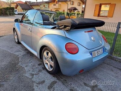 Begagnad VW New Beetle 75 HK (55 kW) 2004 Blå Halvkombi