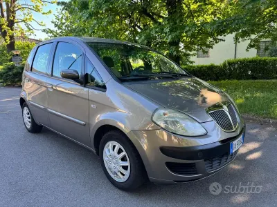 Usata Lancia Musa 69 CV (50 kW) 2006 Marrone Monovolume