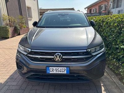 Usata VW T-Roc R-line 116 CV (85 kW) 2023 Grigio scuro metallizzato SUV