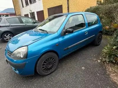 Usata Renault Clio II 75 CV (55 kW) 2001 Berlina